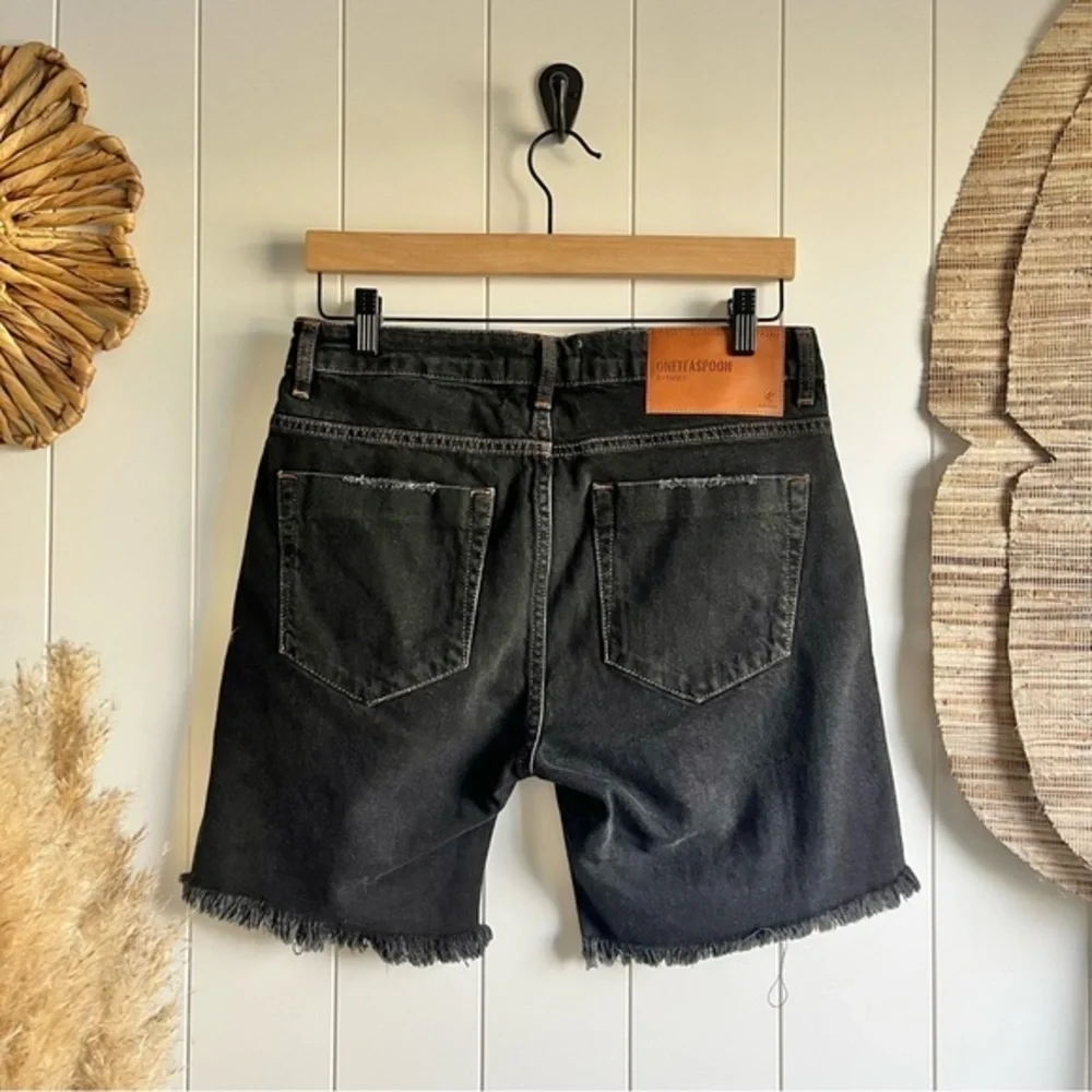ONE Teaspoon shorts Stevies long length boyfriend shorts 26